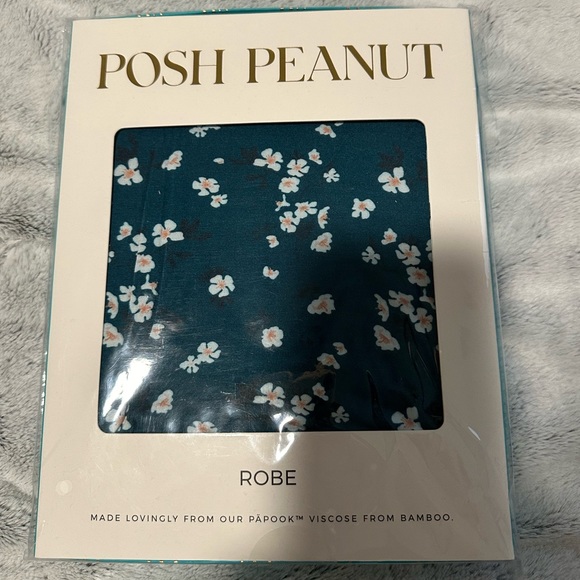 New Posh Peanut Robe - Picture 2 of 2